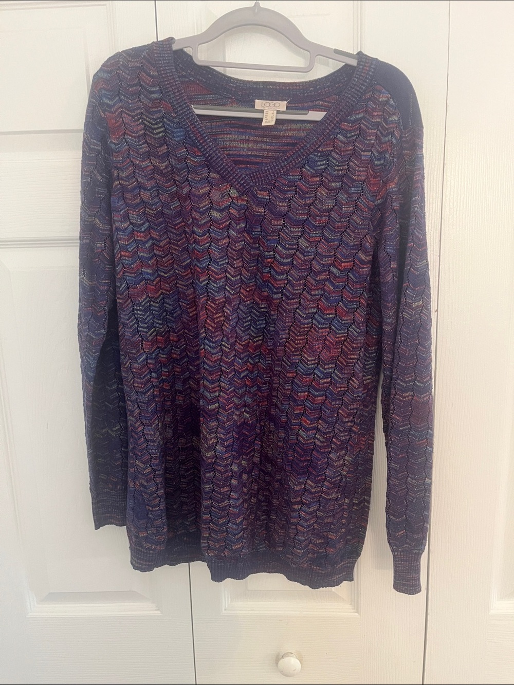 Logo by Lori Goldstein Purple & Blue Chevron V-Neck Sweater